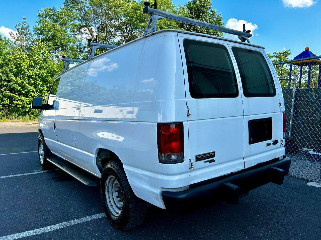 Used 2014 Ford E-250 and Econoline 250 w/ Power Group RWD image 3