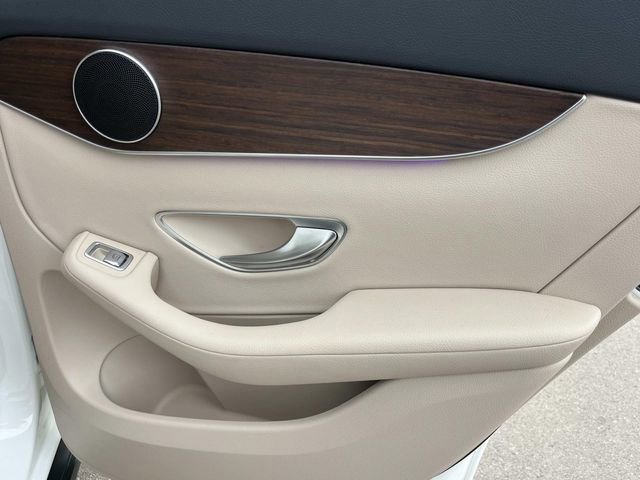 Used 2021 Mercedes-Benz GLC 300 4MATIC image 23