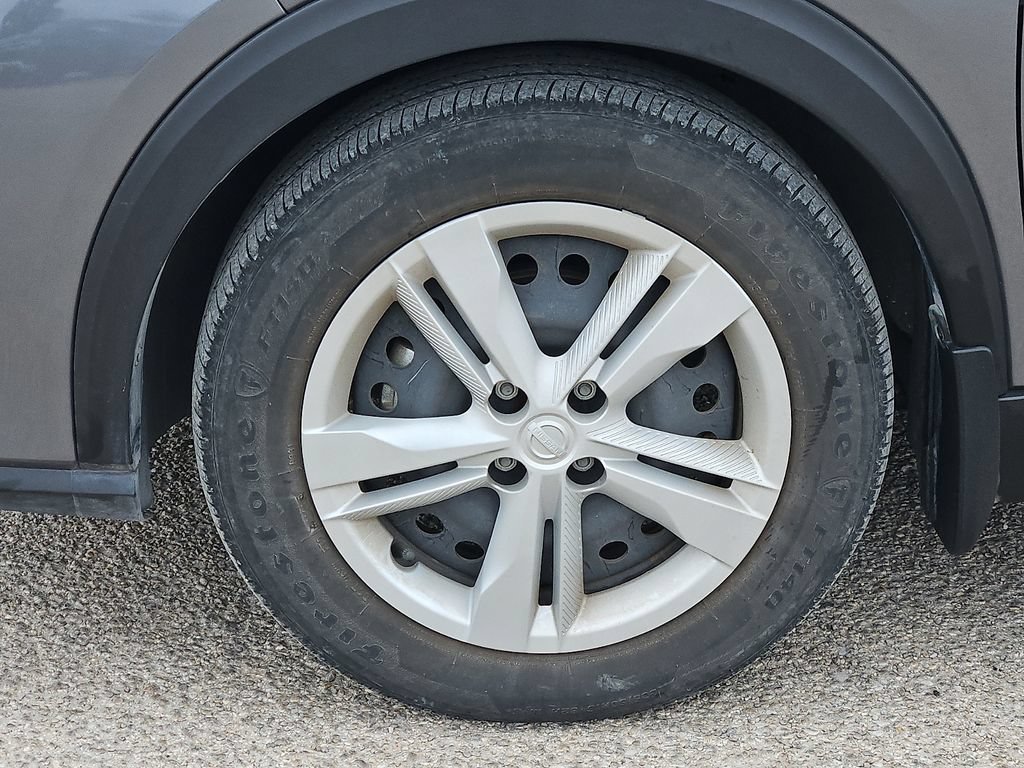 Used 2024 Nissan Kicks S FWD image 9