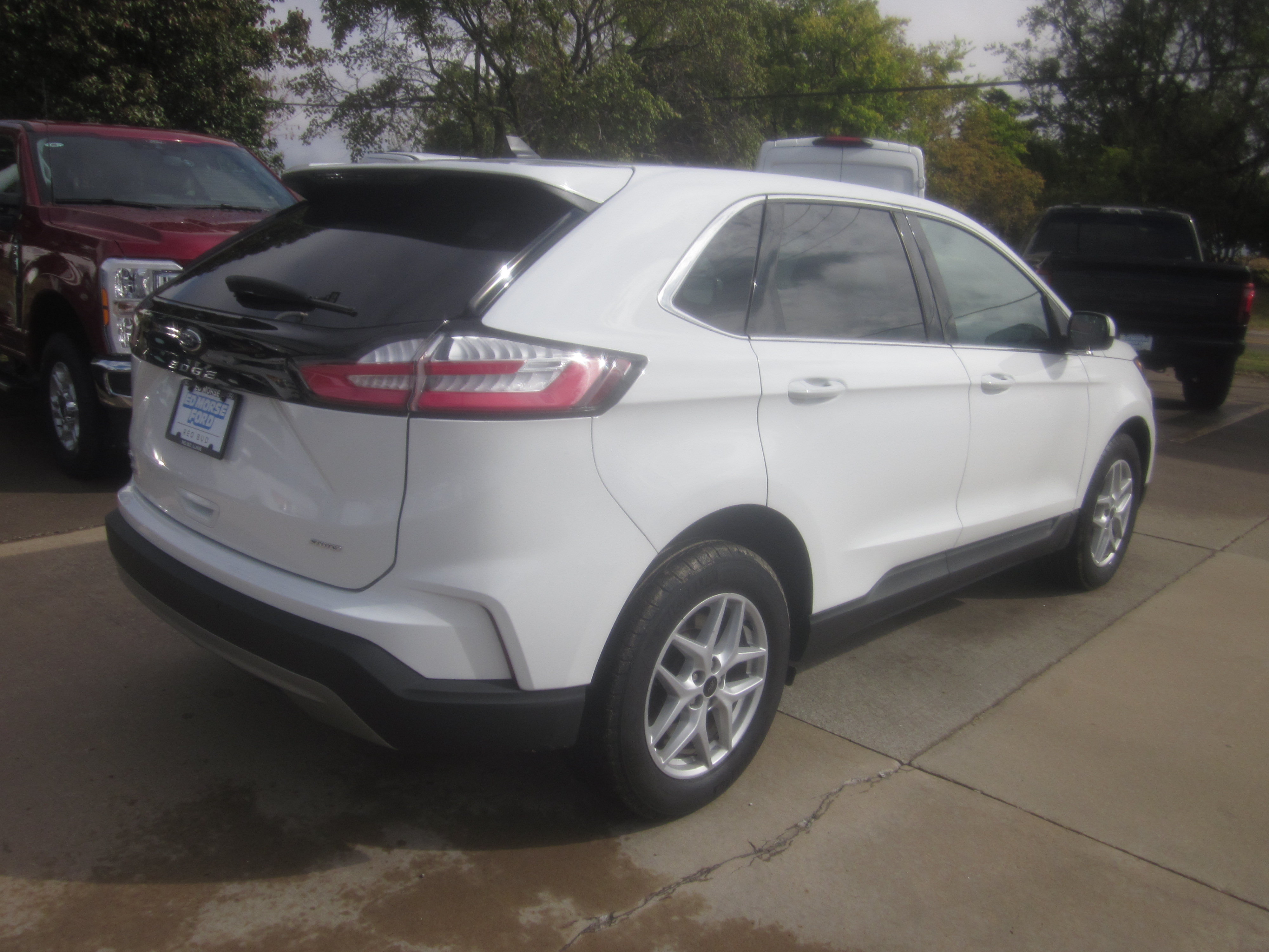 Used 2024 Ford Edge SEL w/ Convenience Package AWD/4WD image 6