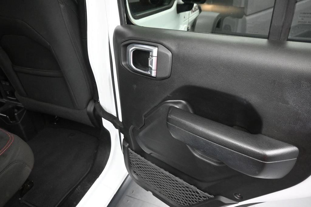 Used 2023 Jeep Wrangler Unlimited Rubicon AWD/4WD image 17