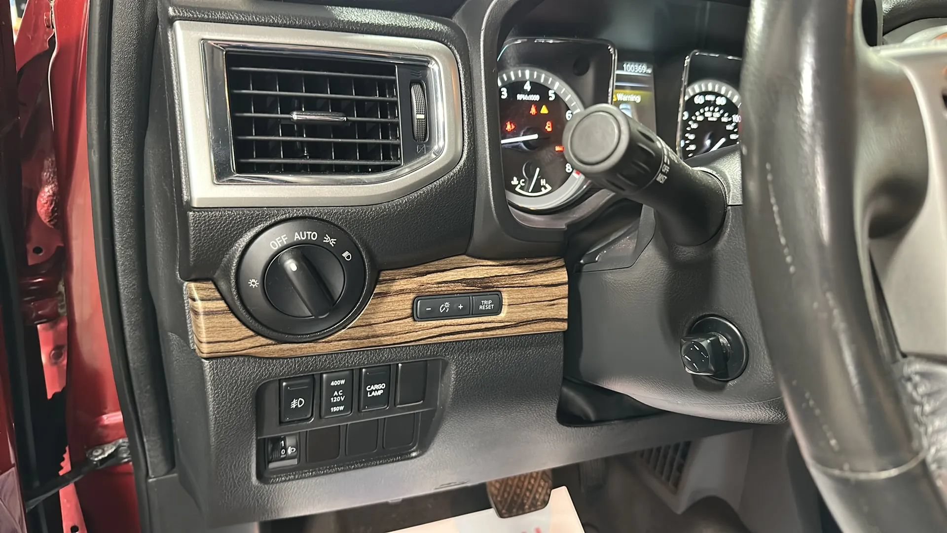 Used 2016 Nissan Titan SL AWD/4WD image 26