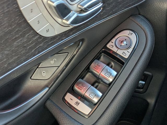 Used 2020 Mercedes-Benz GLC 300 GLC 300 image 17