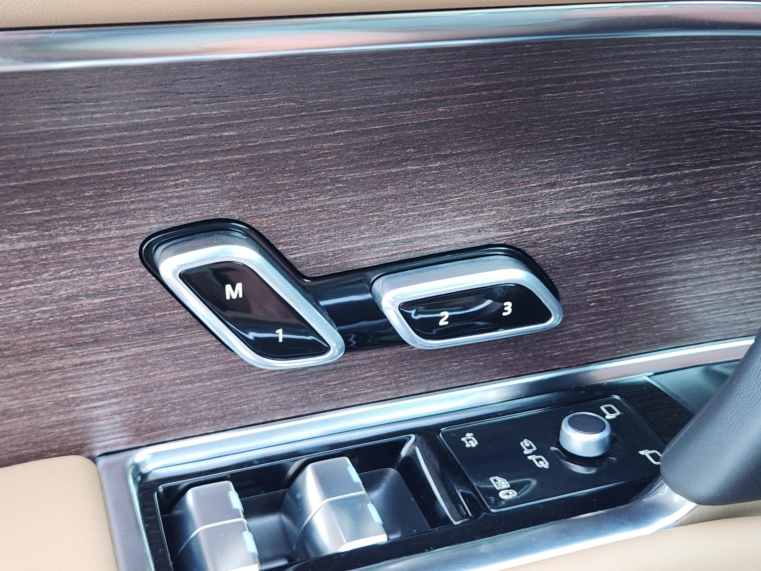 New 2026 Land Rover Range Rover SE AWD/4WD image 17