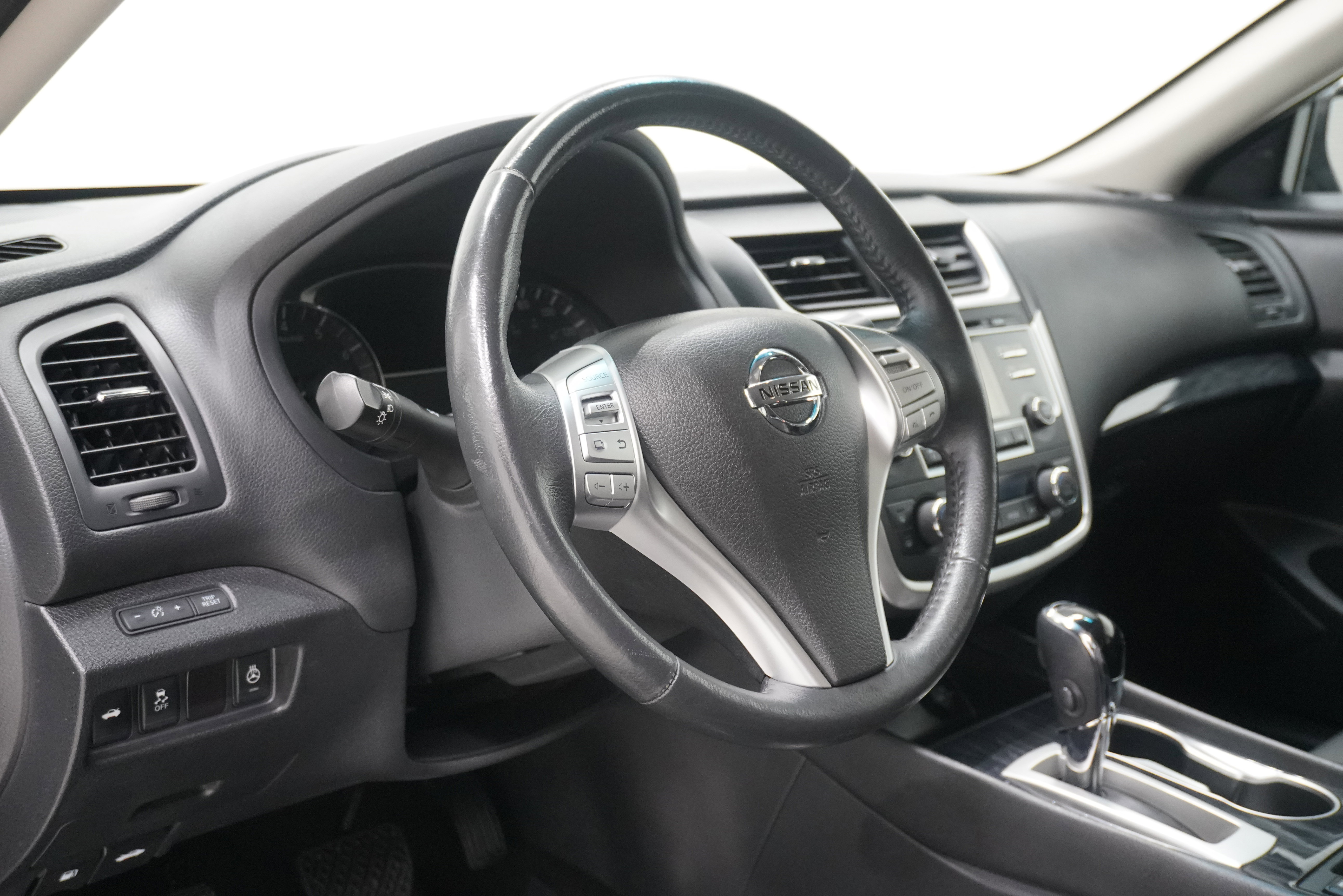Used 2016 Nissan Altima 2.5 SL FWD image 10