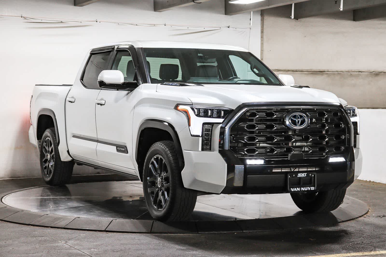 Used 2024 Toyota Tundra Platinum AWD/4WD image 3