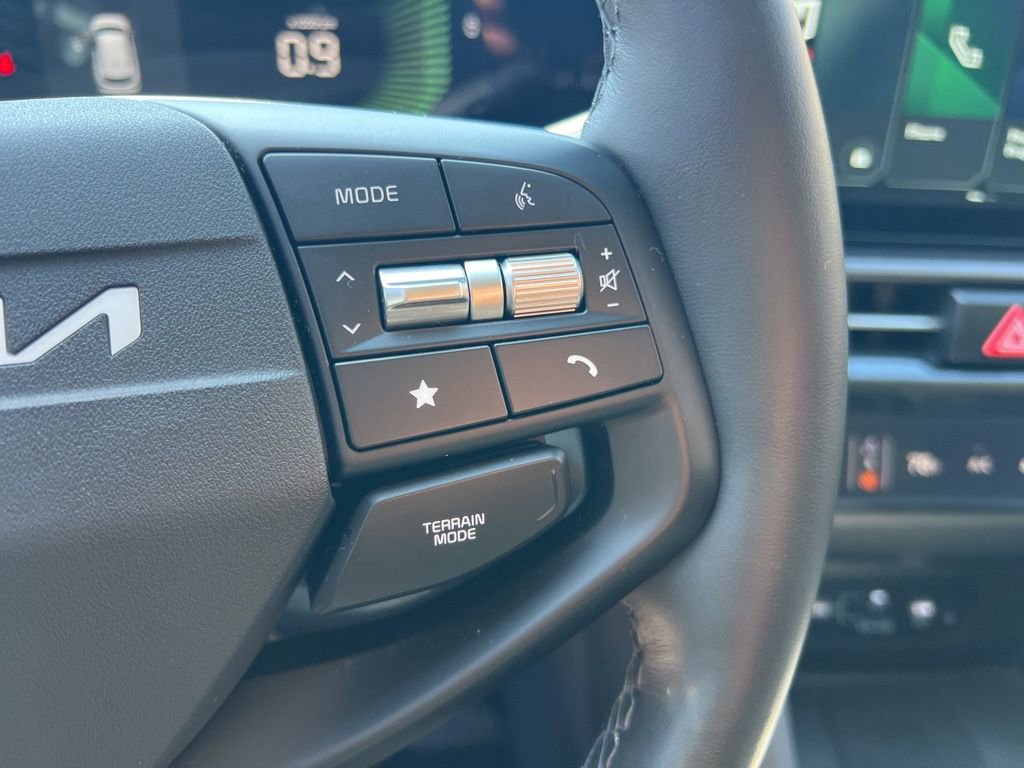 Certified 2026 Kia Sportage EX w/ EX Panorama Roof Package image 17