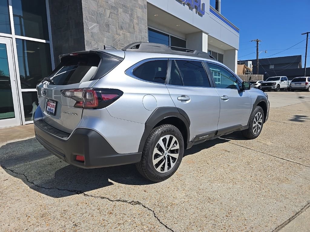 Used 2025 Subaru Outback Premium w/ Tech Package 1 image 11