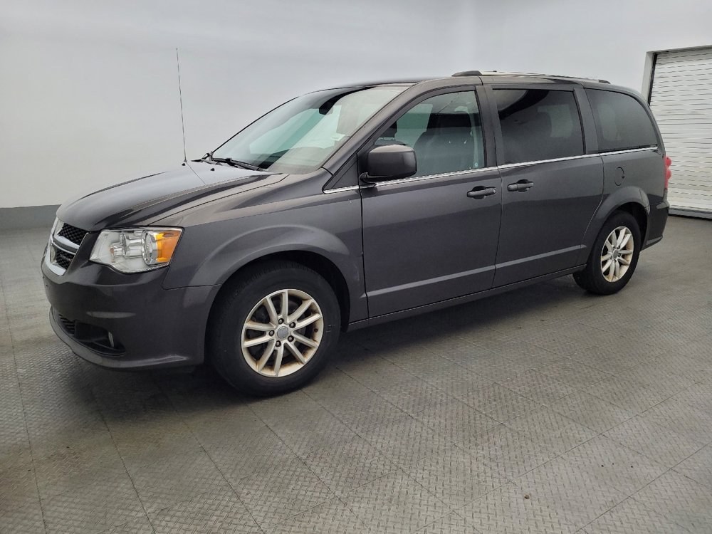 Used 2019 Dodge Grand Caravan SXT image 2
