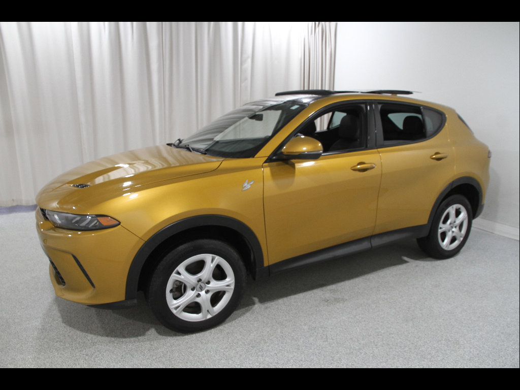 Used 2023 Dodge Hornet GT Plus image 3