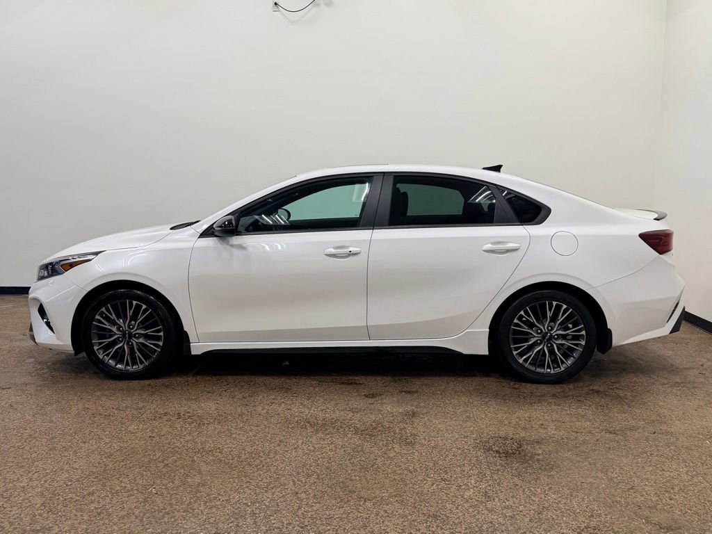 Used 2023 Kia Forte GT-Line w/ GT-Line Premium Package FWD image 2