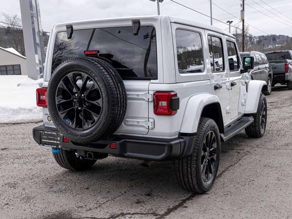 Used 2023 Jeep Wrangler Unlimited Sahara w/ Cold Weather Group AWD/4WD image 4