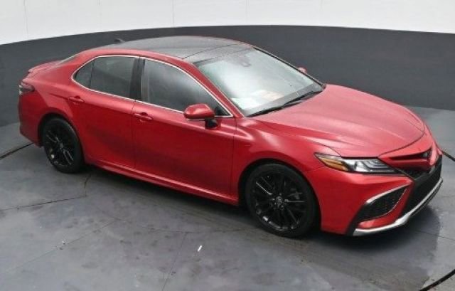 Used 2021 Toyota Camry XSE image 13