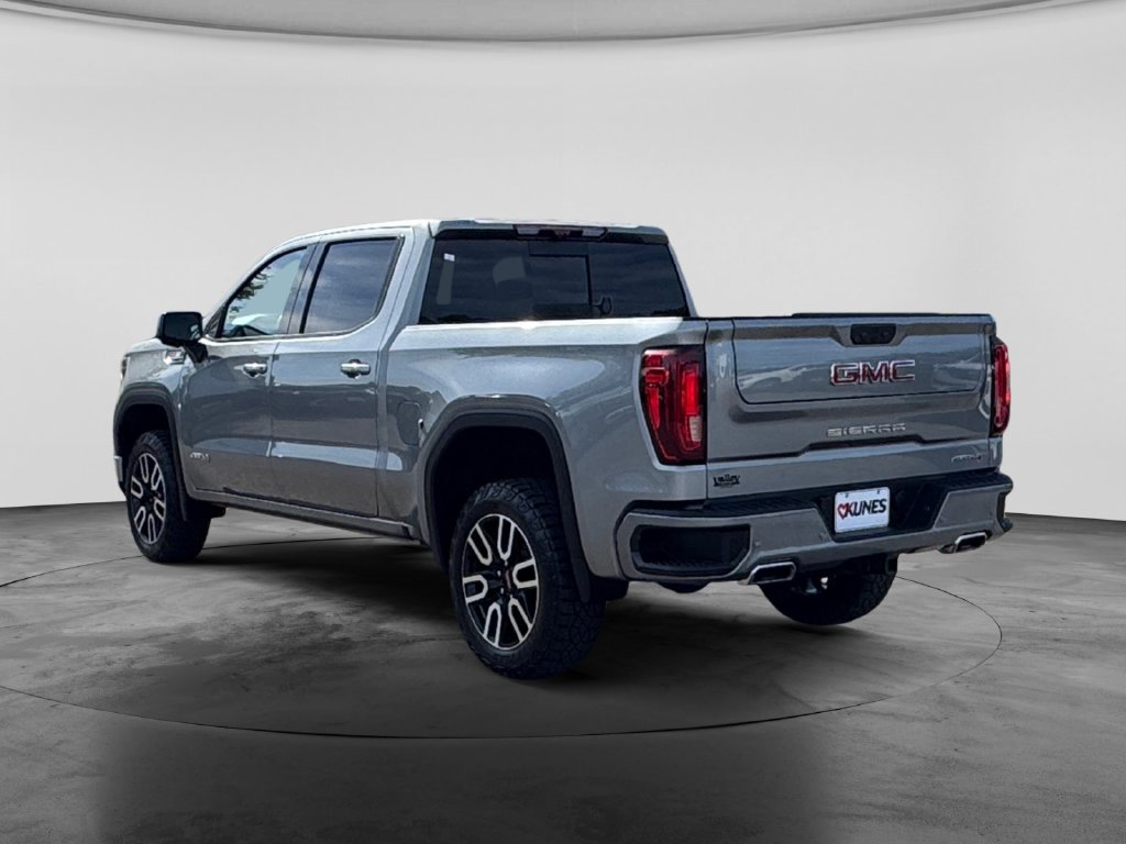 Used 2024 GMC Sierra 1500 AT4 w/ Technology Package AWD/4WD image 8