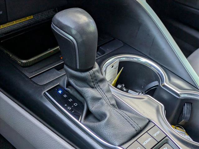 Used 2020 Toyota Camry XLE image 15