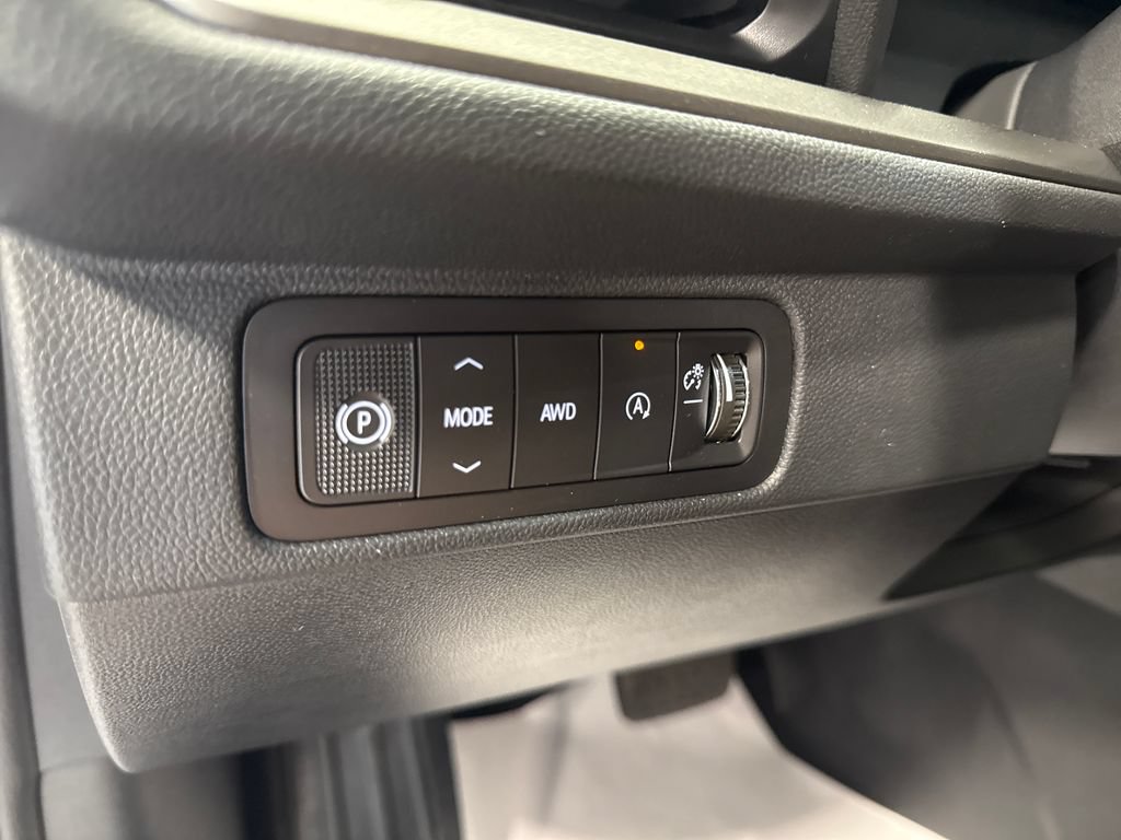 New 2027 Chevrolet Traverse LT w/ Sun and Wheel Package AWD/4WD image 11