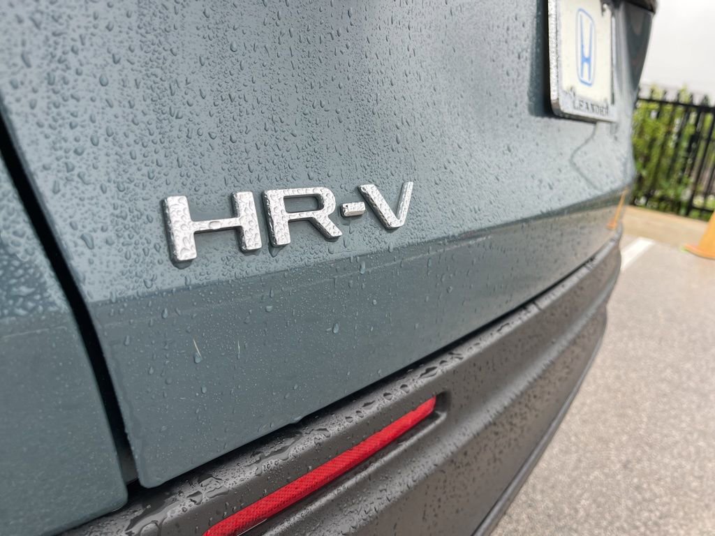 Used 2025 Honda HR-V LX image 8