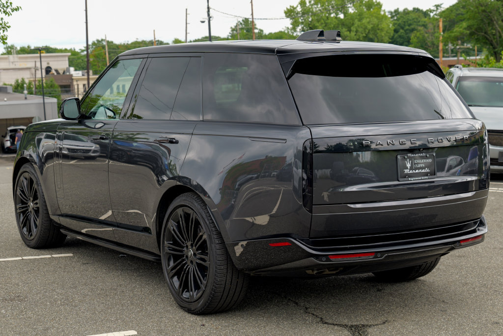 Used 2024 Land Rover Range Rover SE AWD/4WD image 5
