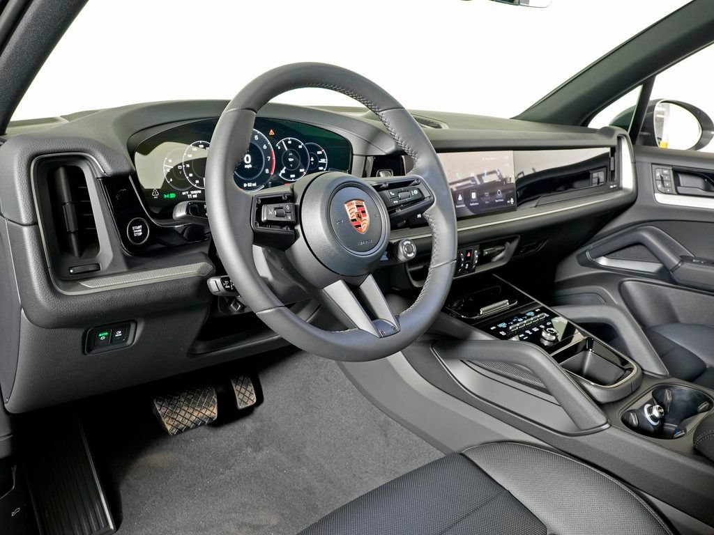 Certified 2026 Porsche Cayenne AWD/4WD image 4