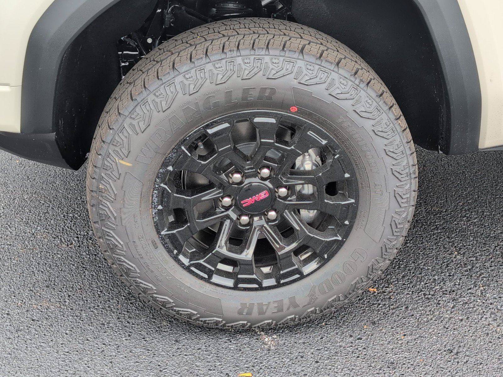 New 2026 GMC Canyon Elevation w/ Convenience Package RWD image 10