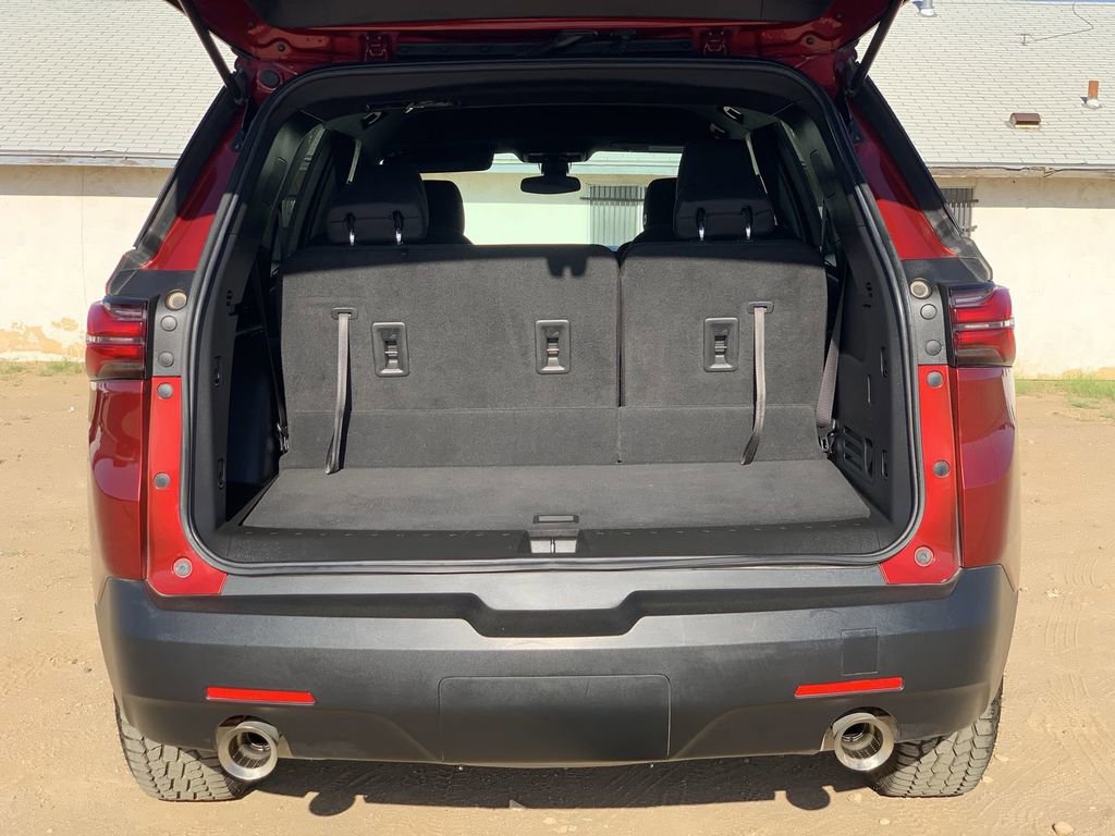 Used 2023 Chevrolet Traverse LT FWD image 24