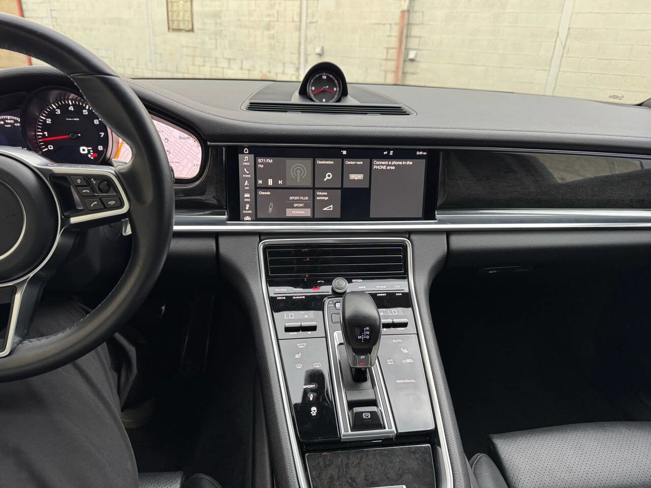 Used 2017 Porsche Panamera 4S image 13