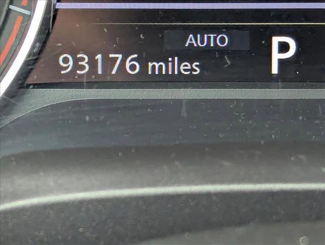 Used 2023 Nissan Rogue S image 11