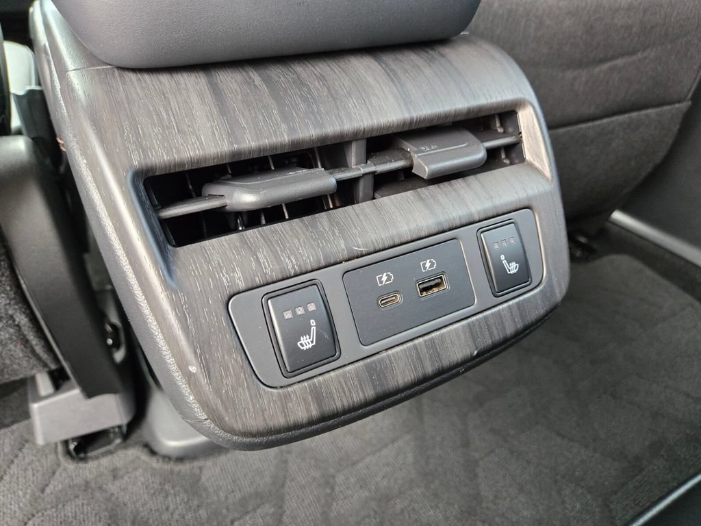 Used 2024 Nissan Ariya FWD image 20