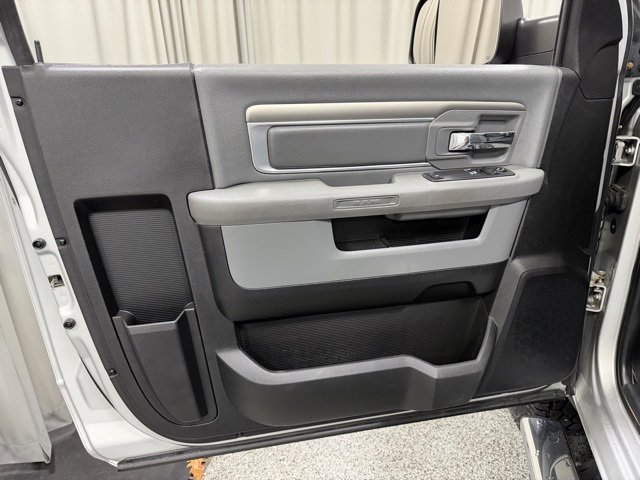 Used 2018 RAM 3500 Tradesman w/ Chrome Appearance Group image 16