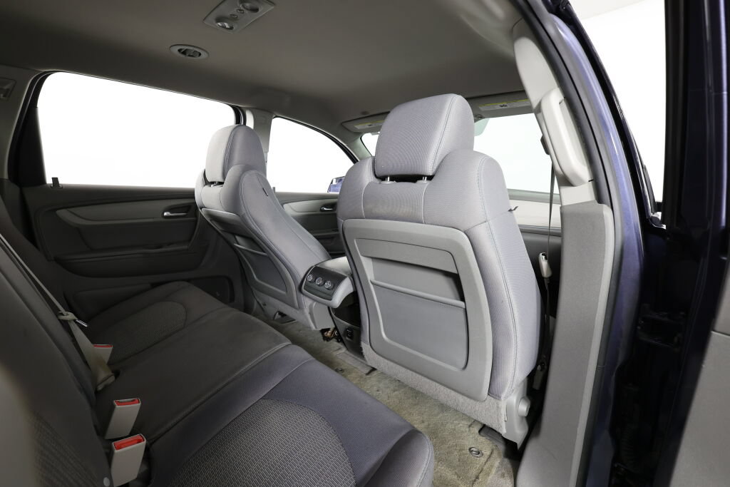 Used 2014 Chevrolet Traverse LS FWD image 19