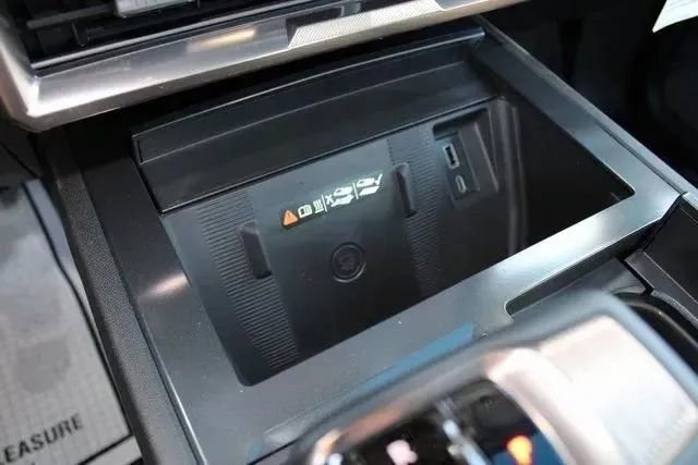 New 2025 GMC Hummer EV 2X image 32