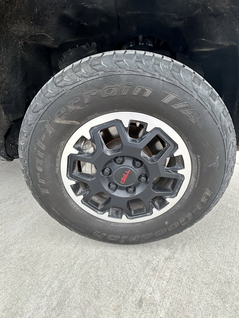 Used 2024 Toyota Tacoma TRD Off-Road image 9