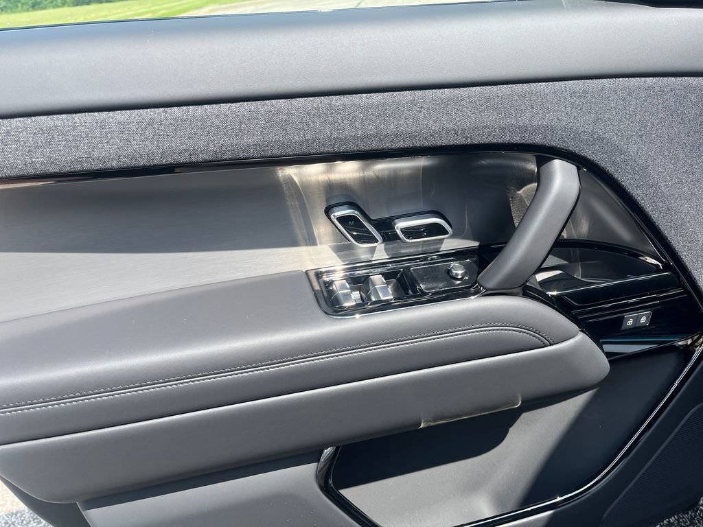 New 2026 Land Rover Range Rover Sport Dynamic SE AWD/4WD image 11