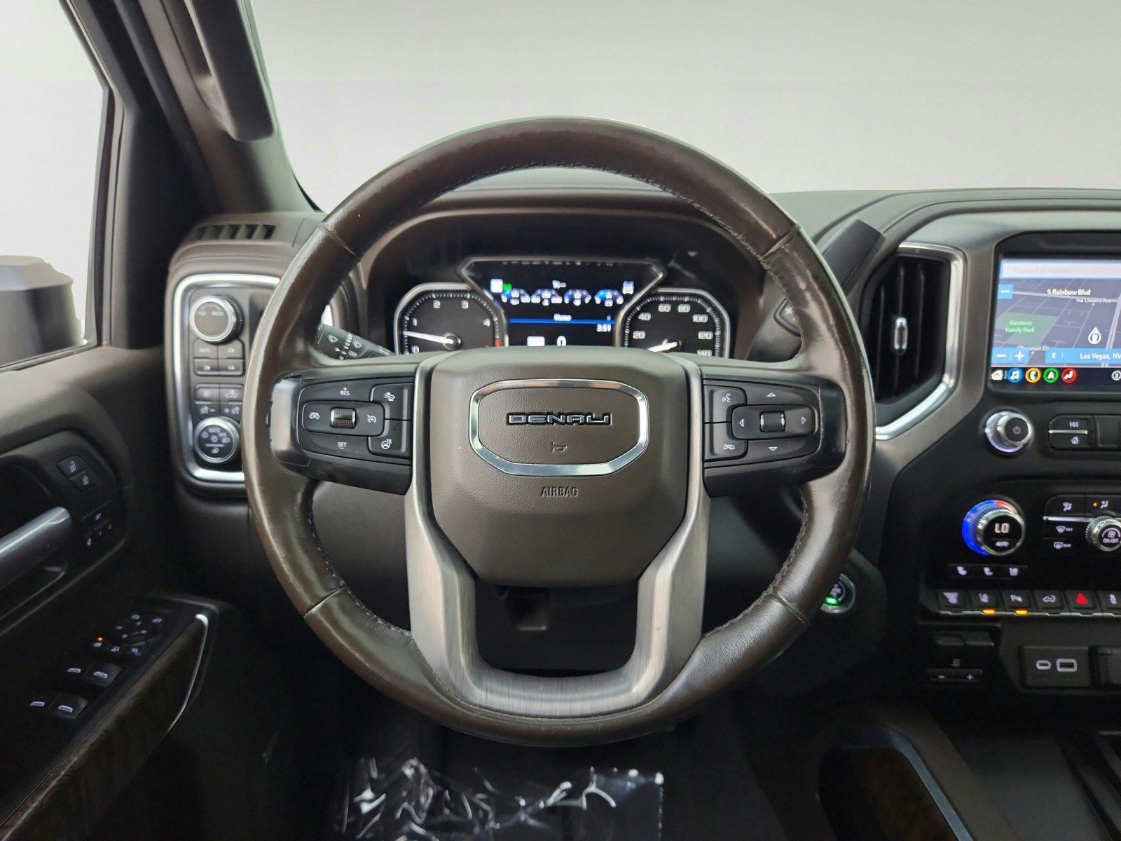 Used 2020 GMC Sierra 2500 Denali w/ Denali Ultimate Package AWD/4WD image 23