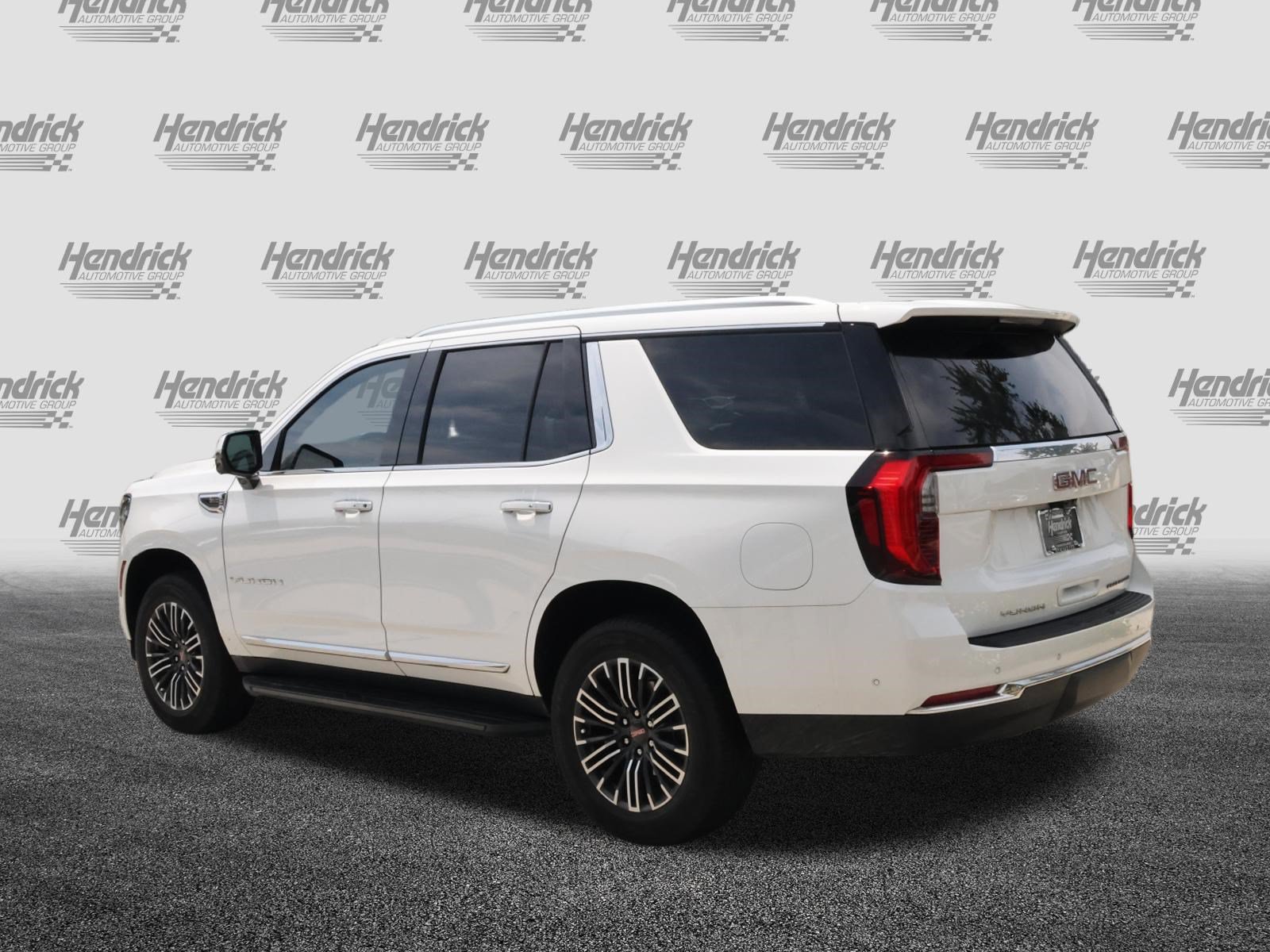 Used 2025 GMC Yukon Elevation AWD/4WD image 7