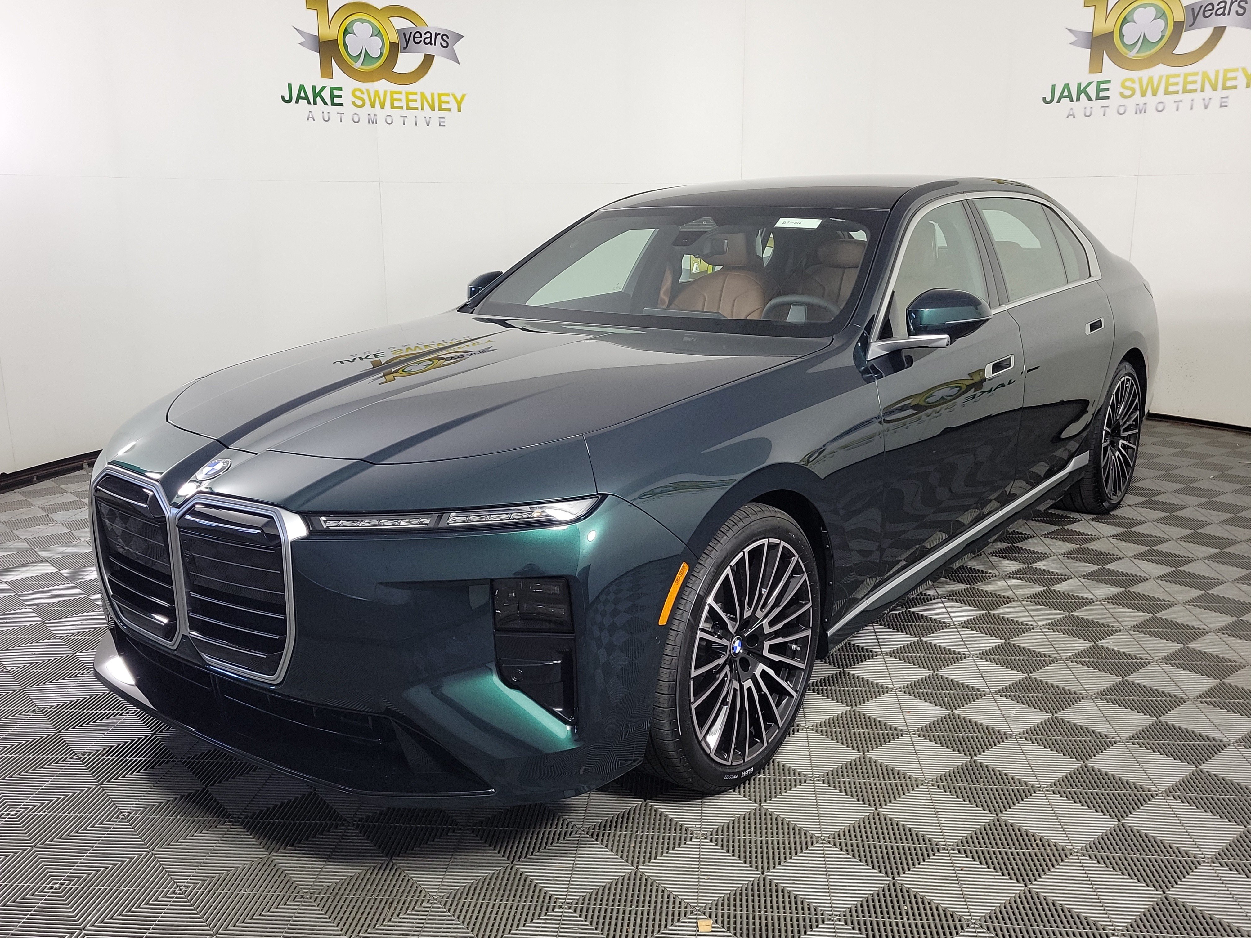 New 2027 BMW 740i xDrive w/ Premier Package AWD/4WD image 3
