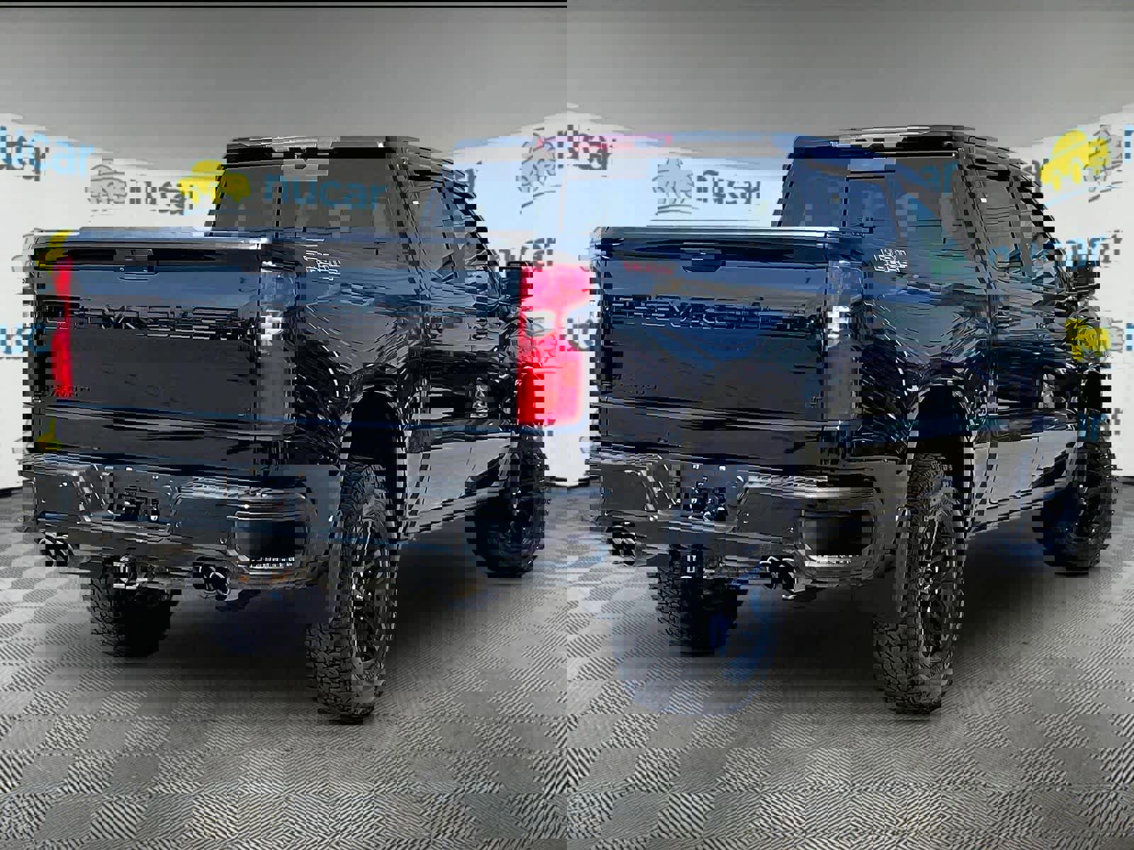 Used 2020 Chevrolet Silverado 1500 LT Trail Boss w/ Midnight Edition AWD/4WD image 6