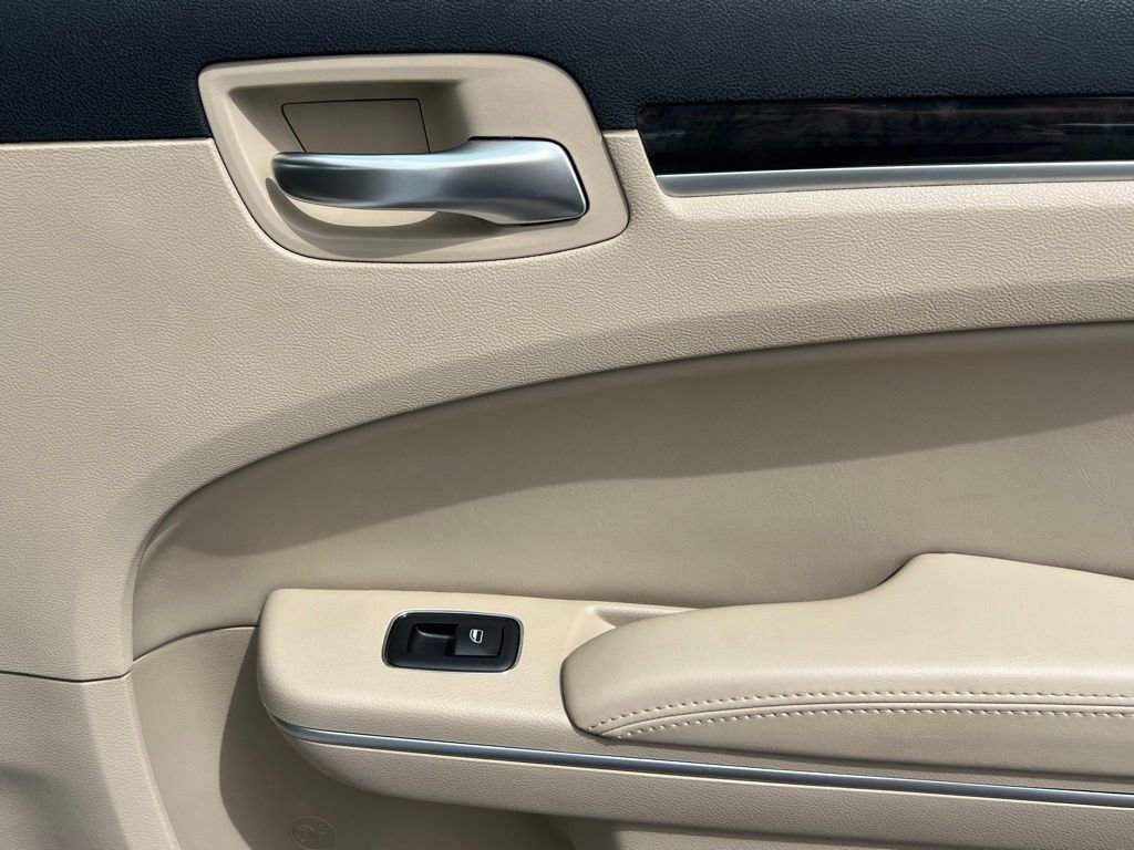 Used 2013 Chrysler 300 AWD w/ Driver Convenience Group image 19