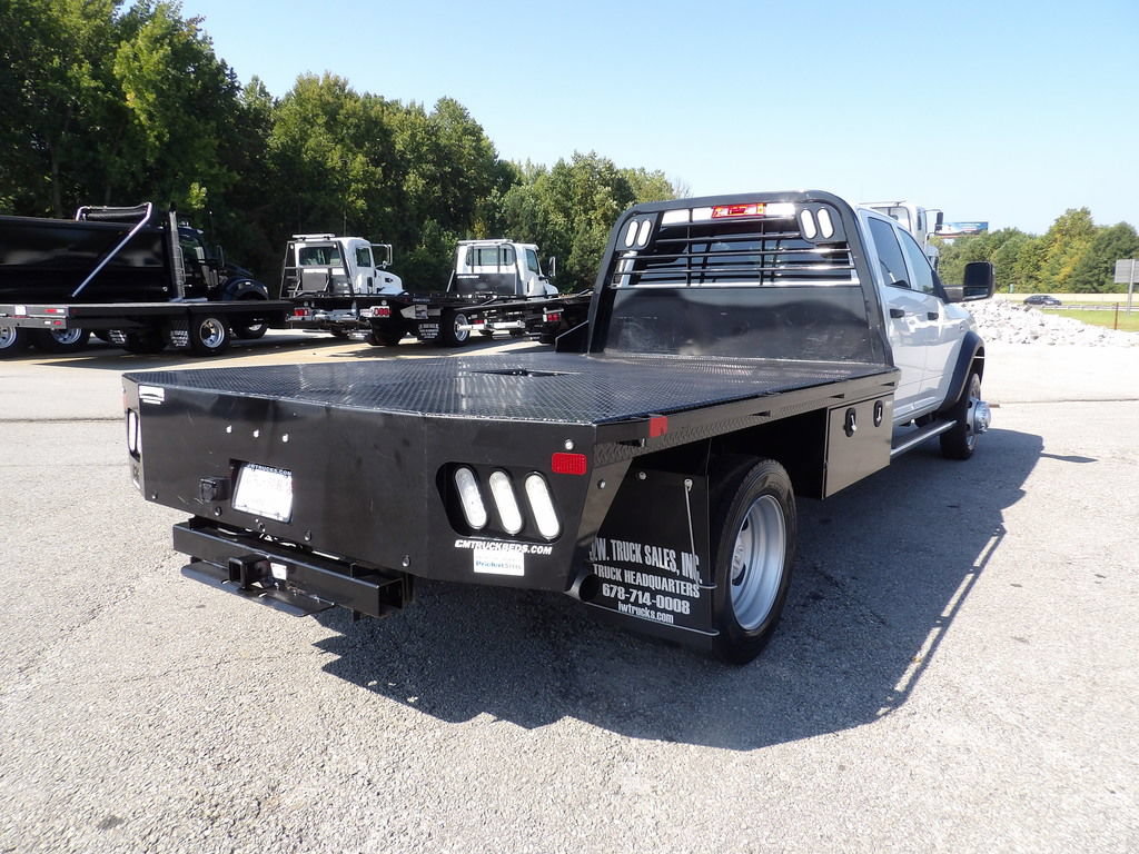 Used 2024 RAM 5500 Tradesman w/ Chrome Appearance Group AWD/4WD image 7