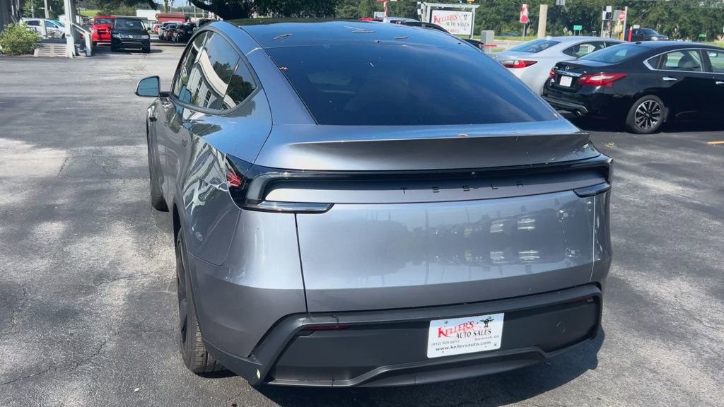 Used 2026 Tesla Model Y 2WD image 7