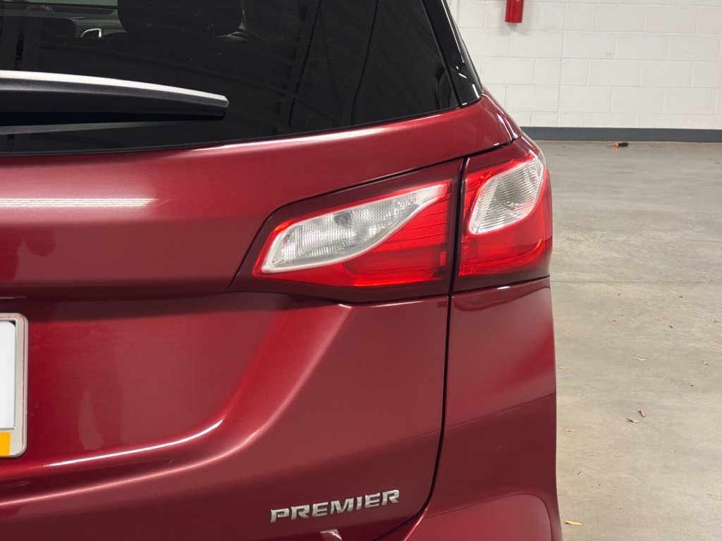 Used 2020 Chevrolet Equinox Premier FWD image 16