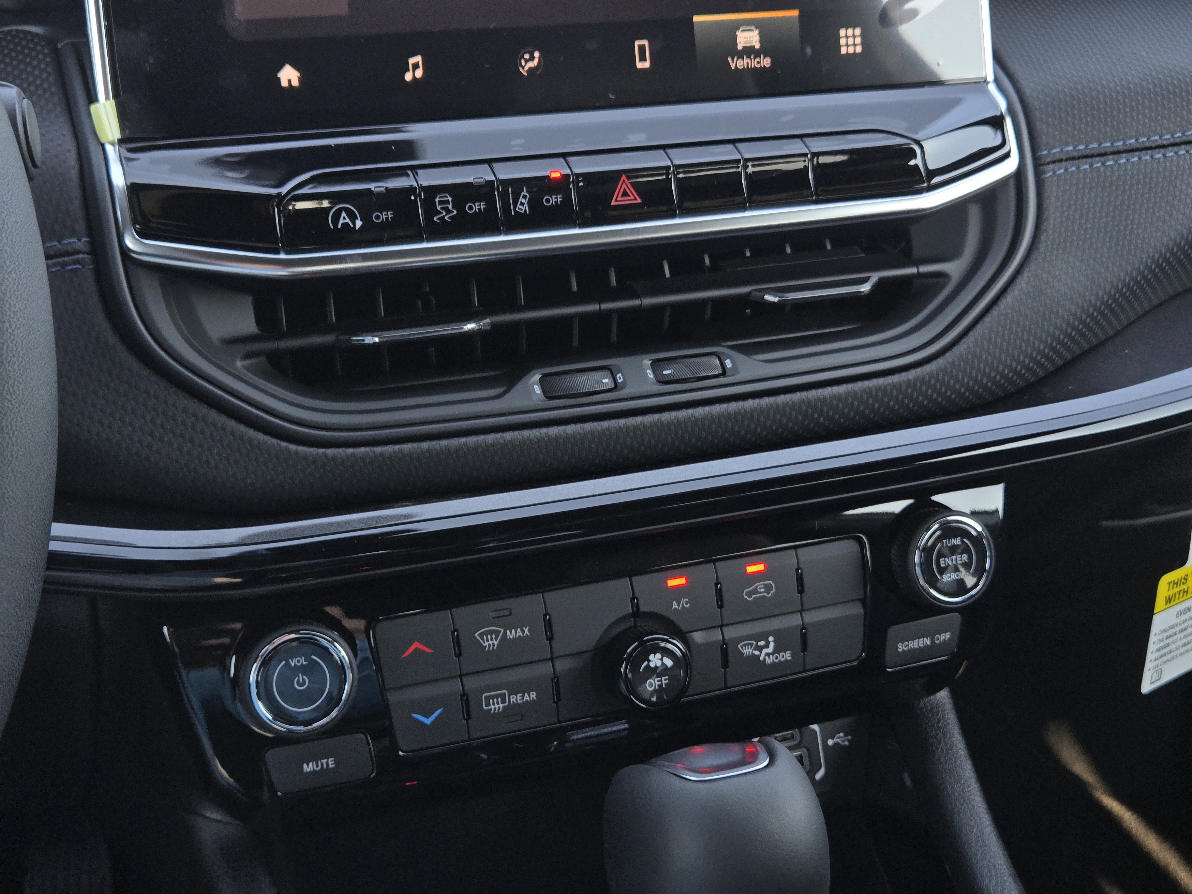 New 2026 Jeep Compass Latitude image 12