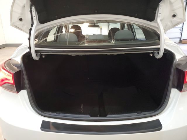 Used 2016 Hyundai Elantra SE image 24