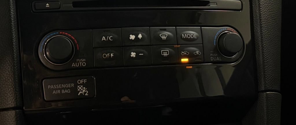 Used 2016 INFINITI QX70 AWD image 20