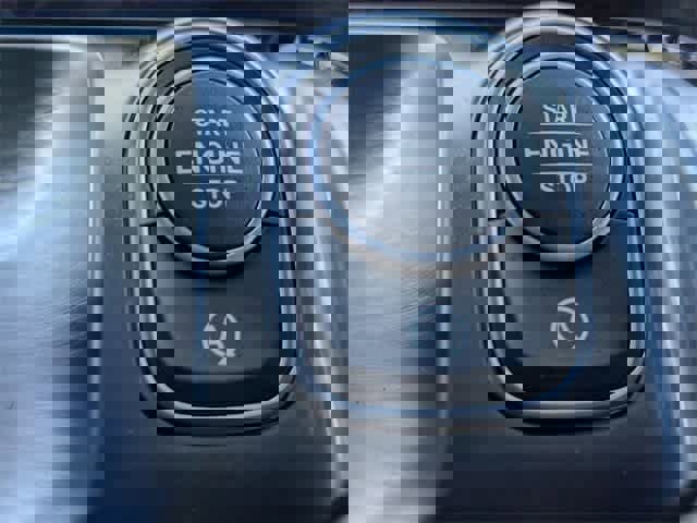 Used 2025 Mercedes-Benz GLB 250 image 25