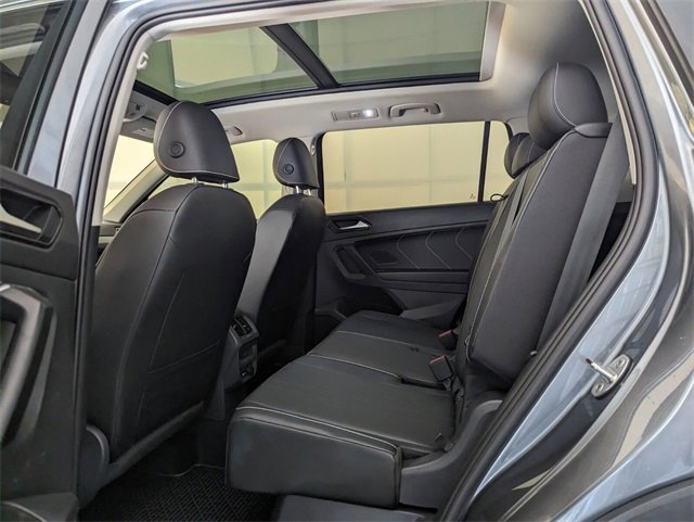 Certified 2022 Volkswagen Tiguan SE w/ Panoramic Sunroof Package image 7