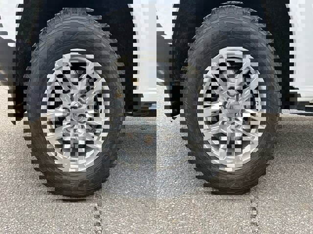 Used 2024 Chevrolet Colorado W/T w/ WT Convenience Package II AWD/4WD image 10