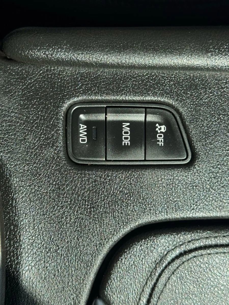 Used 2017 Cadillac XT5 Luxury image 24