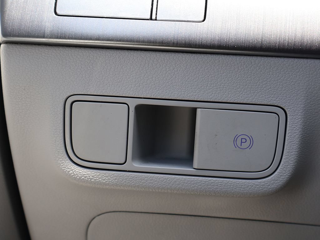Used 2024 Hyundai Kona SEL FWD image 37