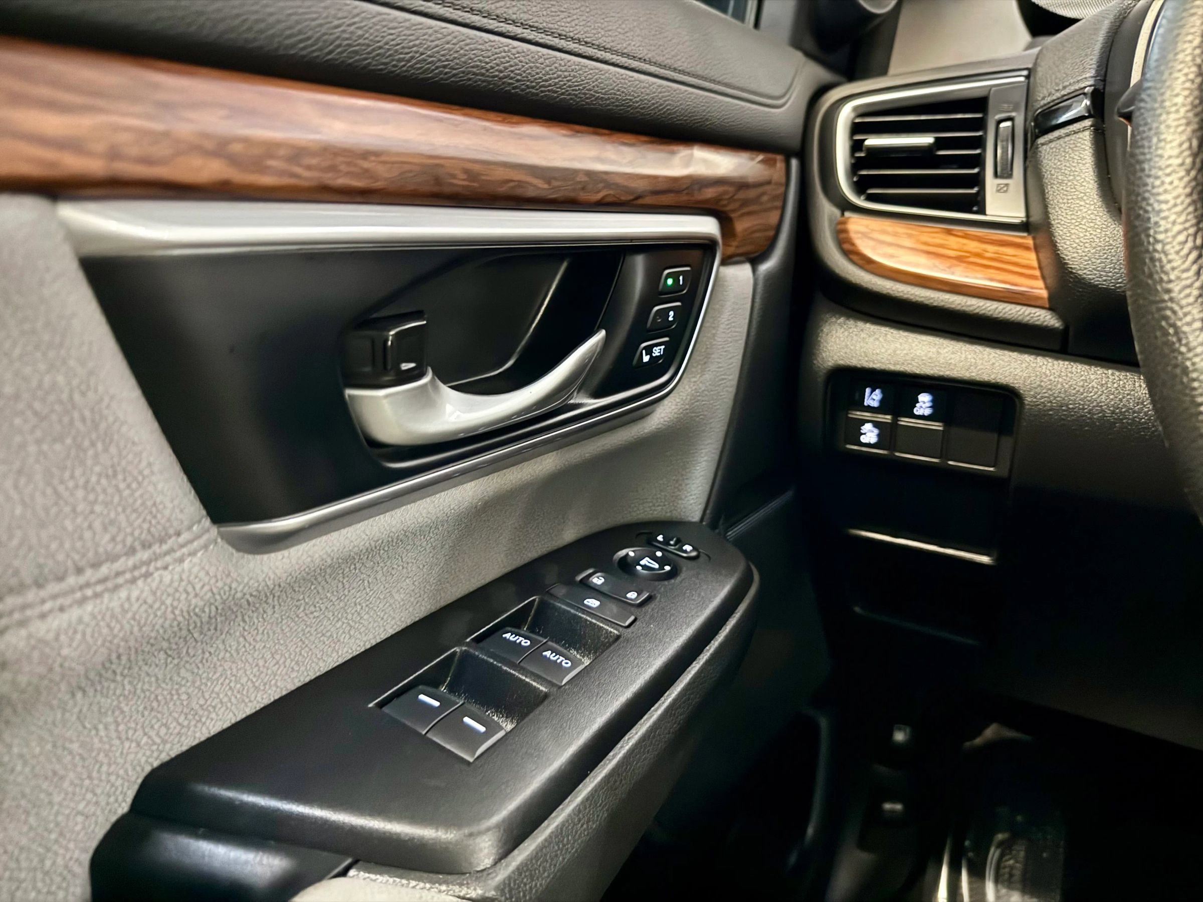 Used 2021 Honda CR-V EX image 16